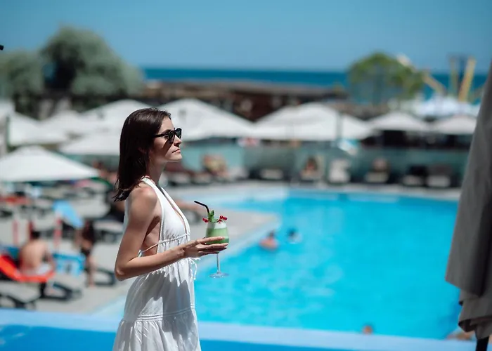 Alezzi Infinity Aparthotel & Spa